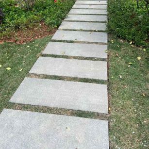 吉安 芝麻黑小区踏步、汀步石铺装效果