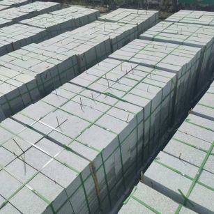 吉安 芝麻白1.8公分火烧300*600地铺，清仓大甩卖