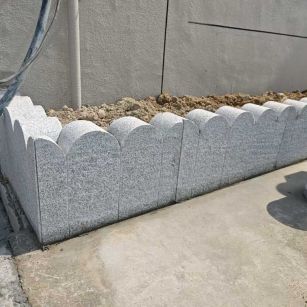 吉安 芝麻白花岗岩花边石铺装效果图