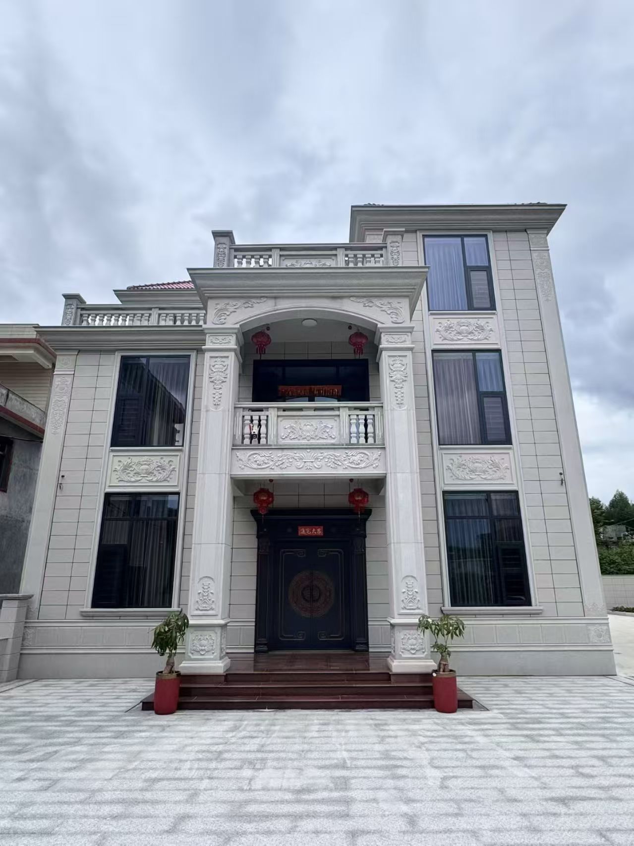 吉安 芝麻白石材别墅干挂案例展示