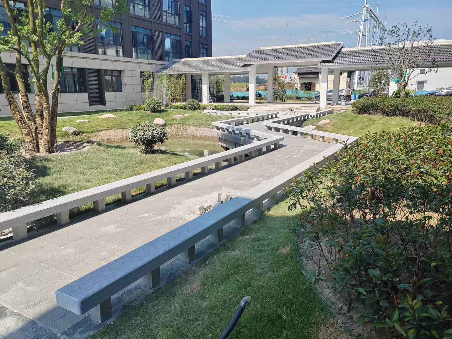 吉安 芝麻灰小区坐凳&栏杆安装效果