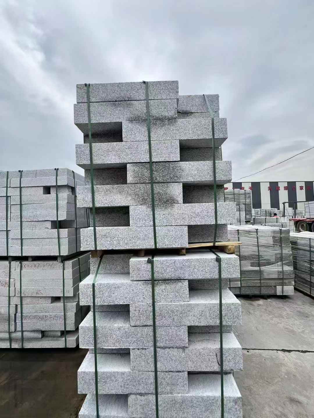 吉安 芙蓉白路沿石