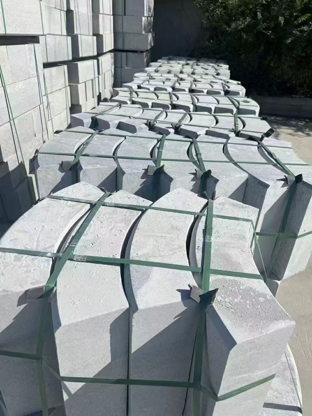 吉安 芝麻灰弧形路沿石