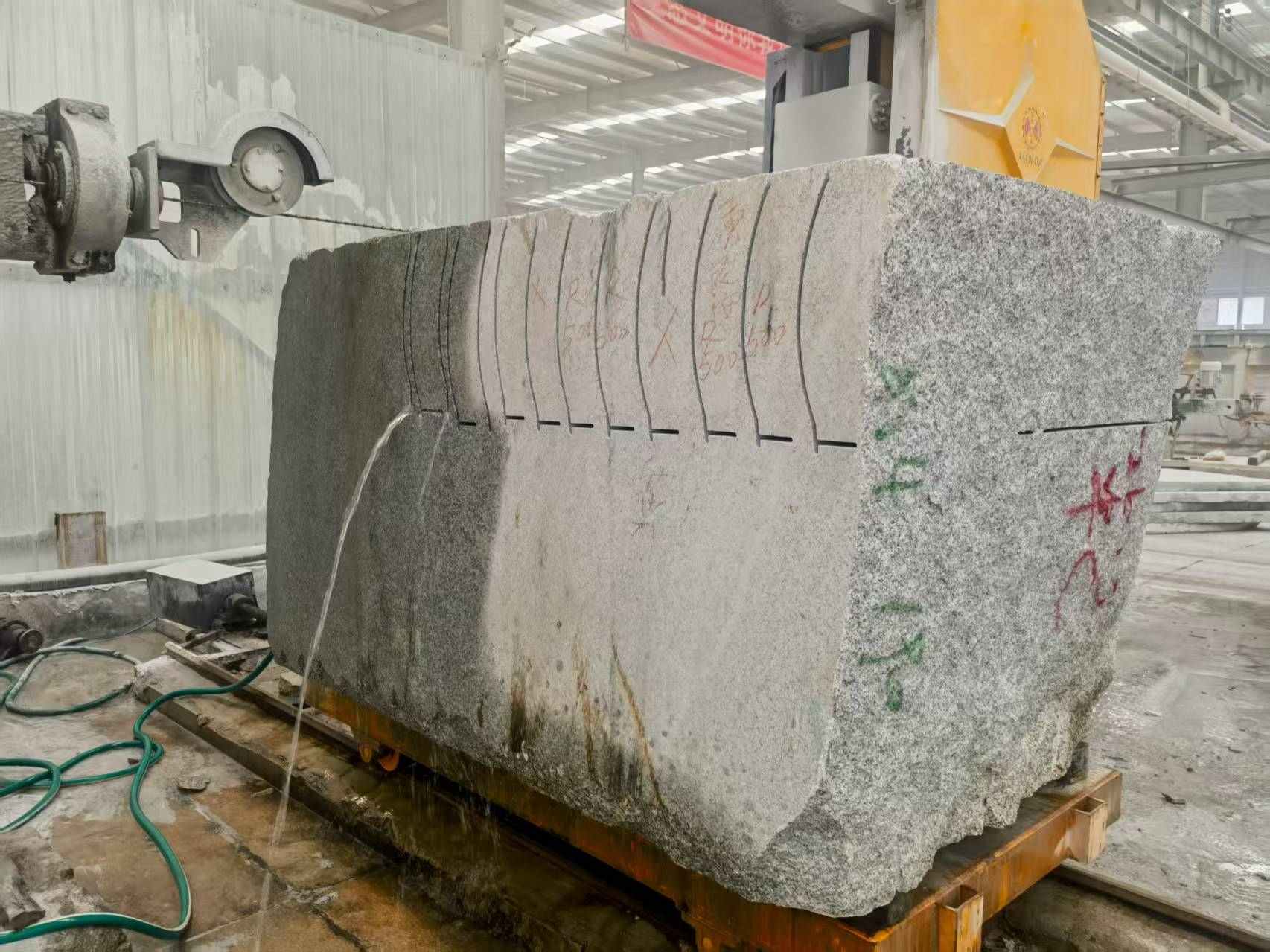 吉安 602，大花芙蓉白，绳锯加工弧形路沿石