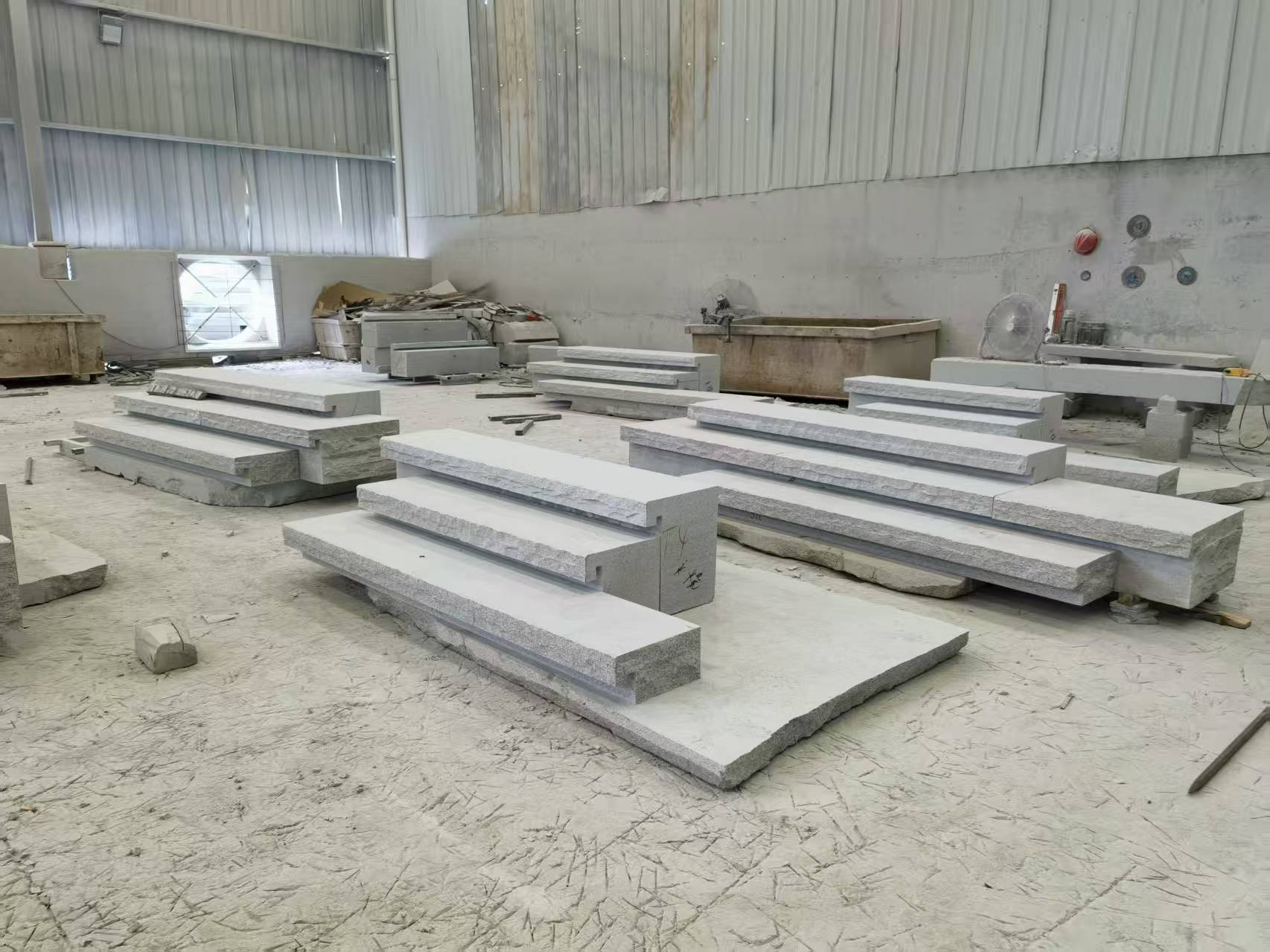 吉安 整石台阶（大面火烧+侧面自然面），出货前厂内拼装